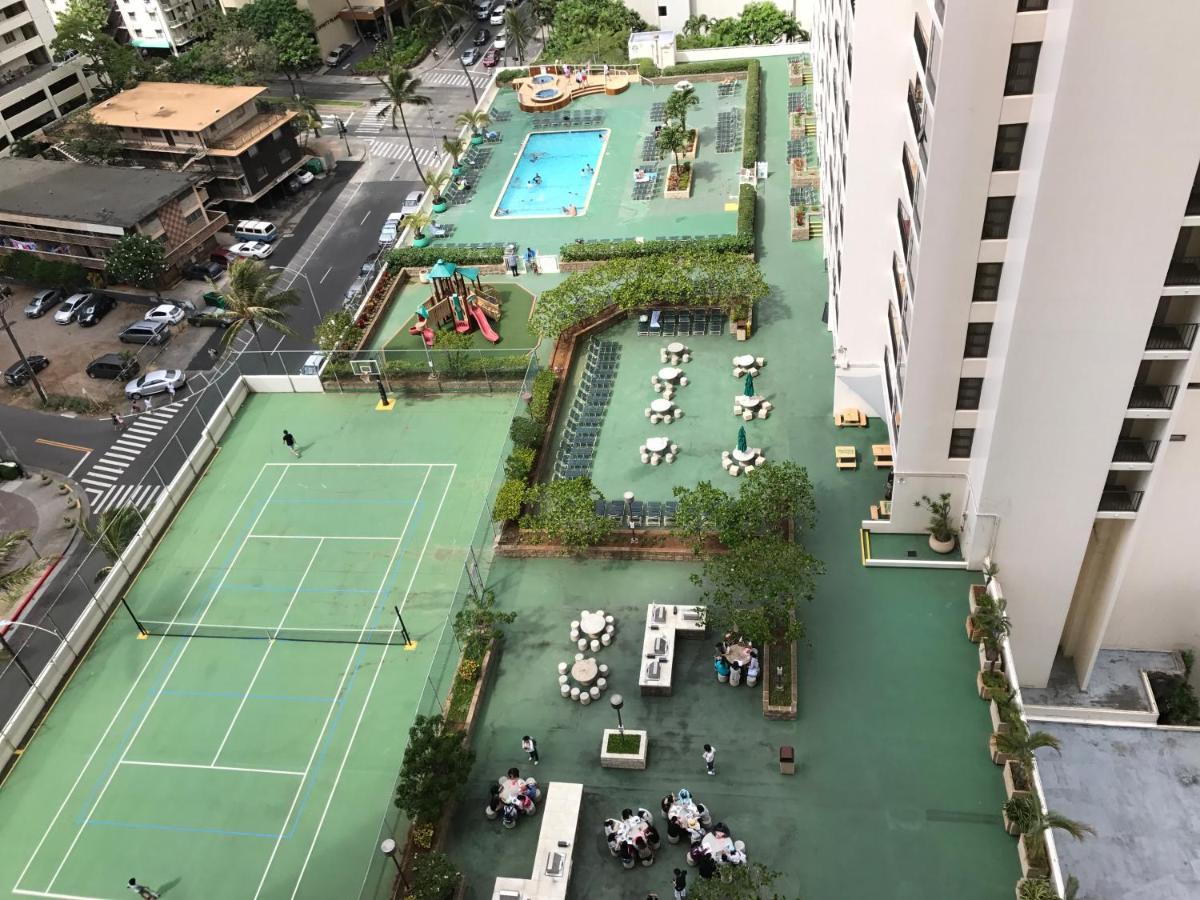 Waikiki Banyan Apartment Honolulu Exterior photo
